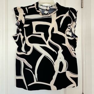 Womens XL Gorgeous black and white ruffle sleeve top w beautiful pattern print